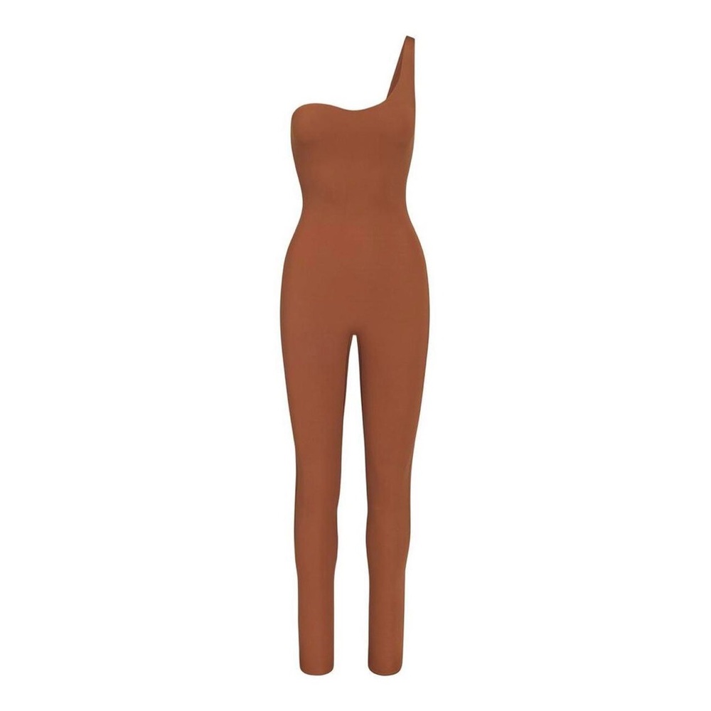 Skims All-in-one One Shoulder Onsie Jumpsuit in Caramel Size Medium